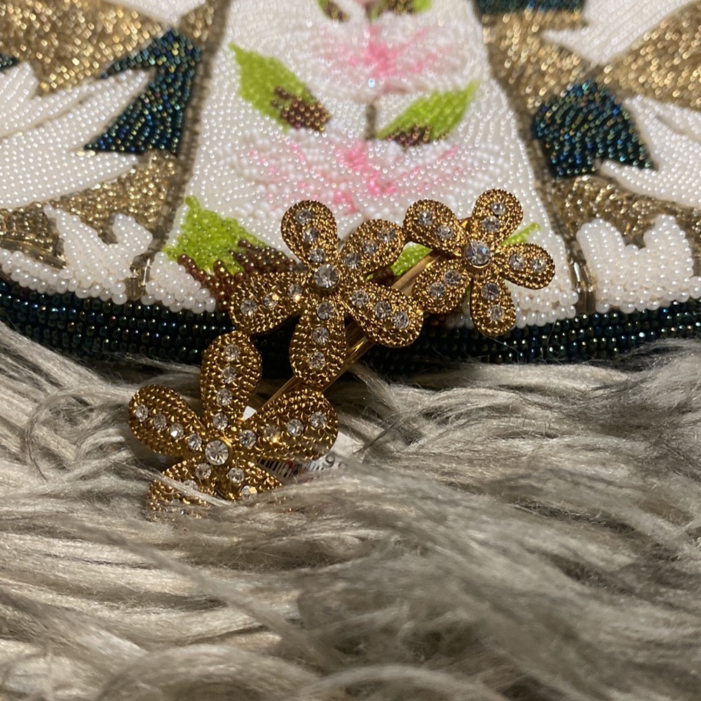BNWT Gold& Diamond colored HAIR BARRETTE with clip